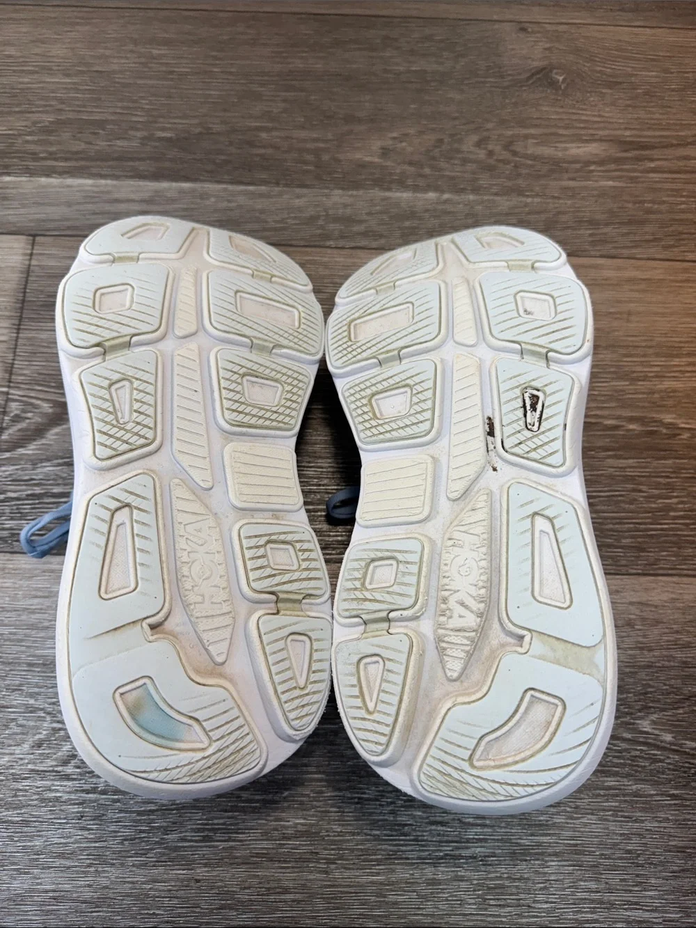 Hoka bondi 9  Light Blue Running Shoes men’s size 9 2E  WIDE (h126)